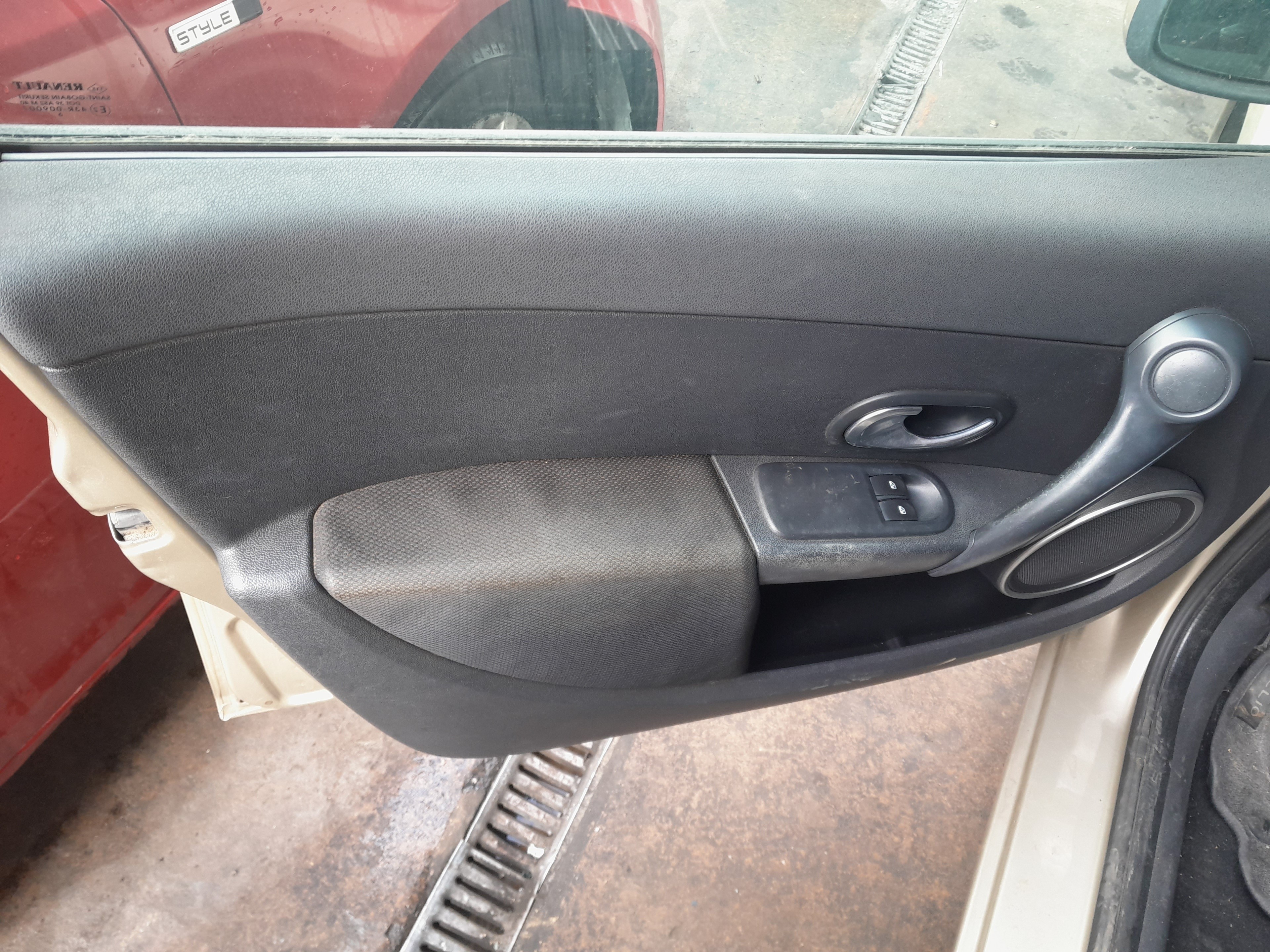 RENAULT Clio 3 generation (2005-2012) Front Left Door Window Switch 8200356519 22541801