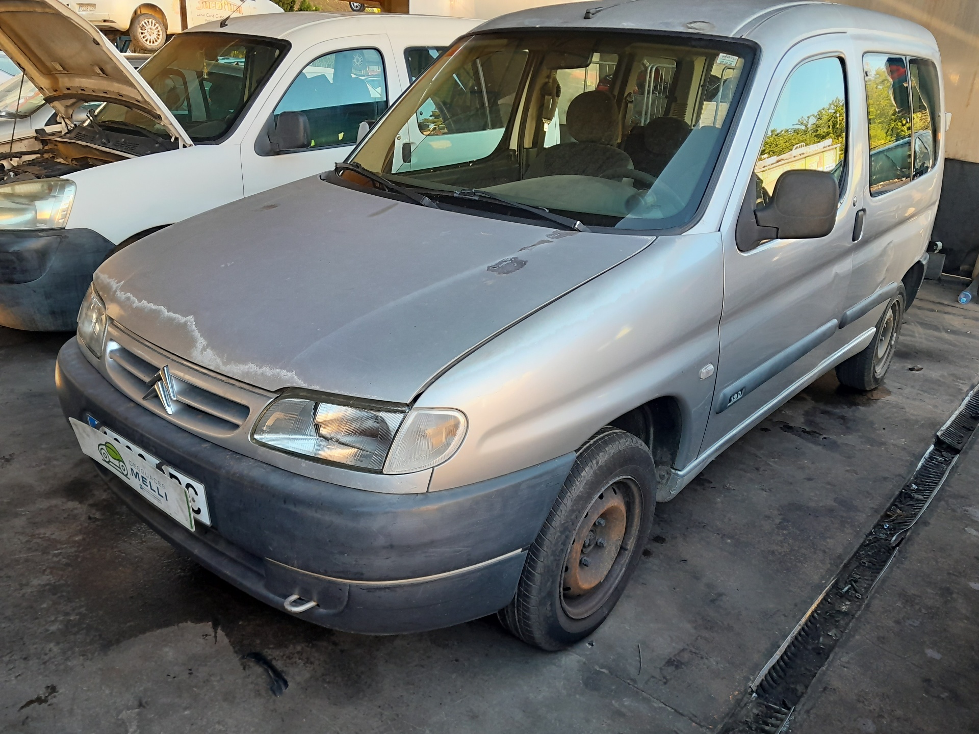 VOLKSWAGEN Clio 1 generation (1990-1998) Преден ляв калник 7840H4 25697049