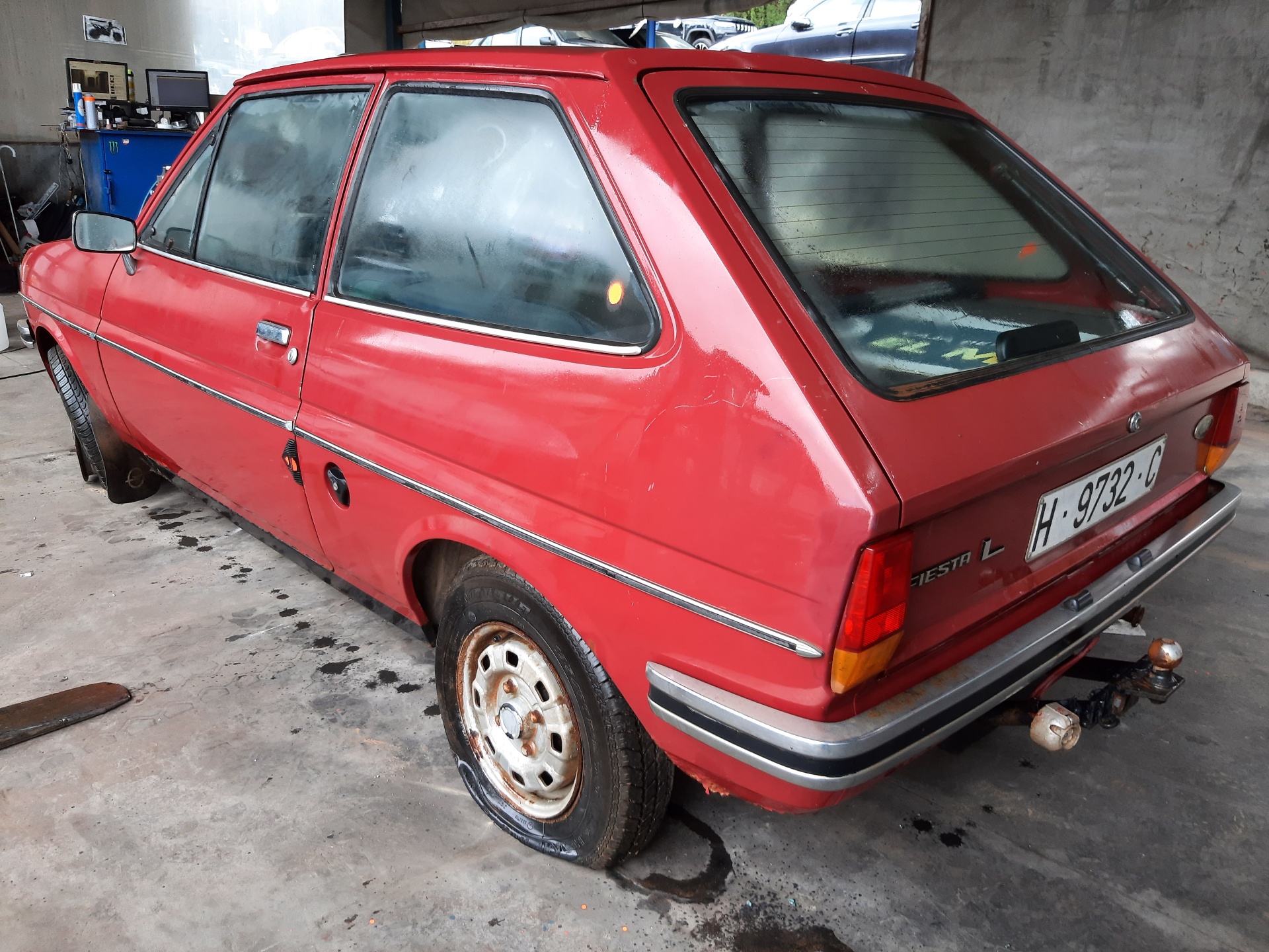 FORD Fiesta 2 generation (1983-1989) Передний левый указатель поворота 77FG13369CA 24141538