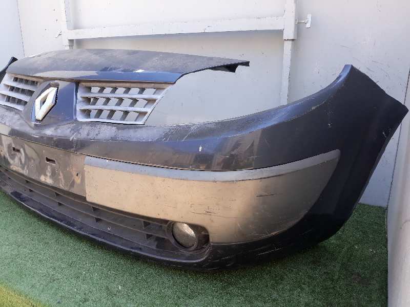 RENAULT Scenic 2 generation (2003-2010) Priekšējais bamperis 620225303R 18395390