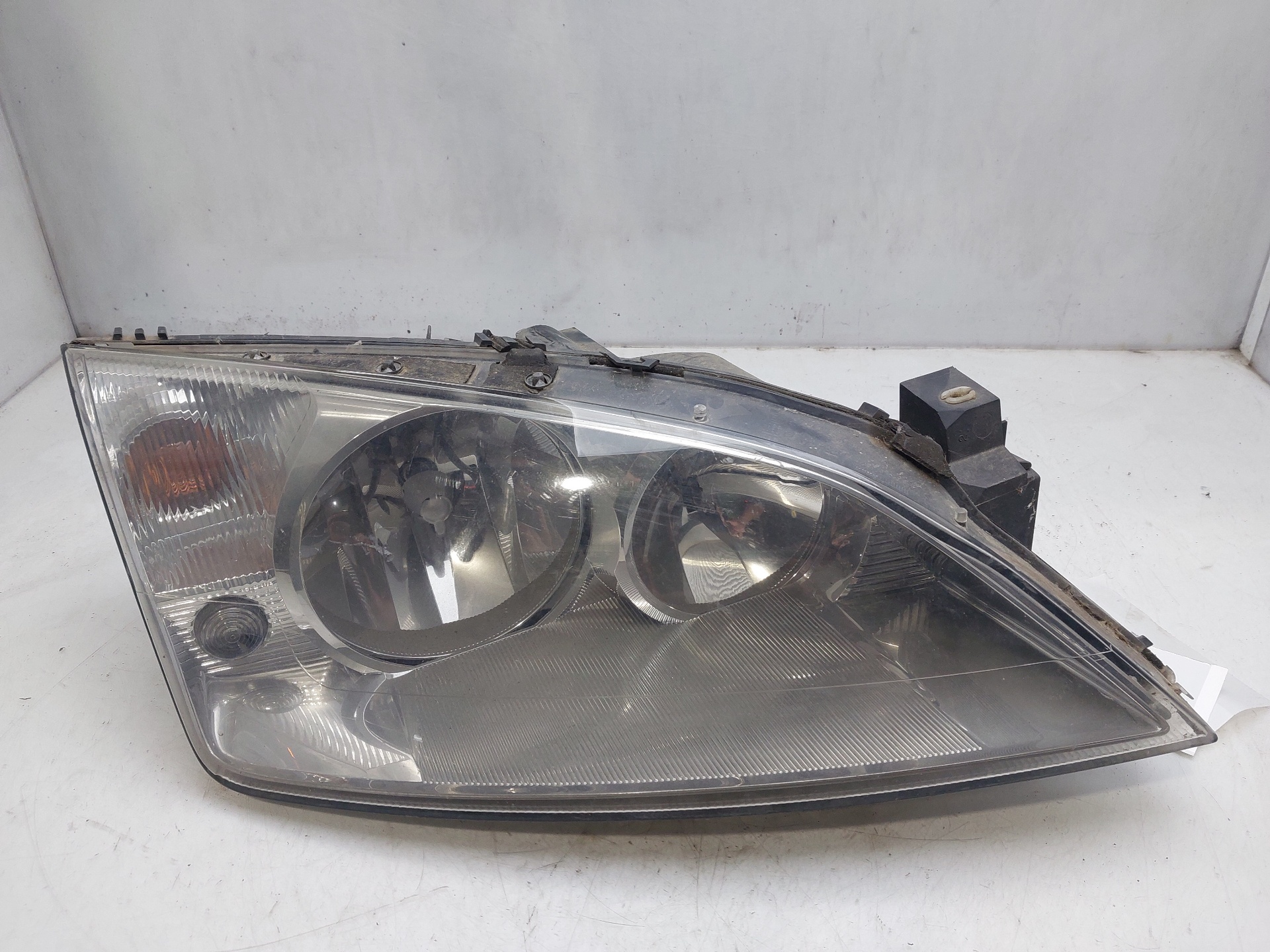 FORD Mondeo 3 generation (2000-2007) Front Right Headlight 1S7113005SE 24759377