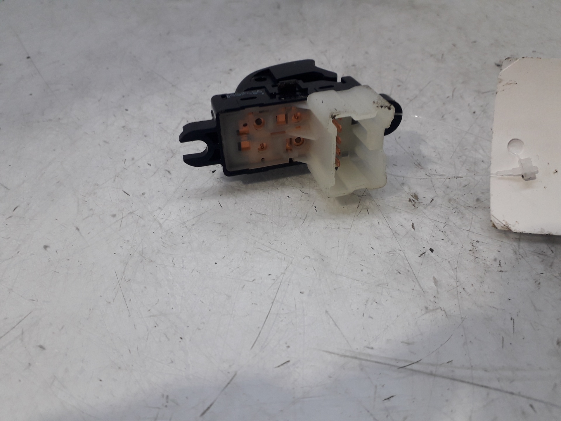 NISSAN Qashqai 2 generation (2013-2023) Rear Right Door Window Control Switch 829604EA0AX 18788085