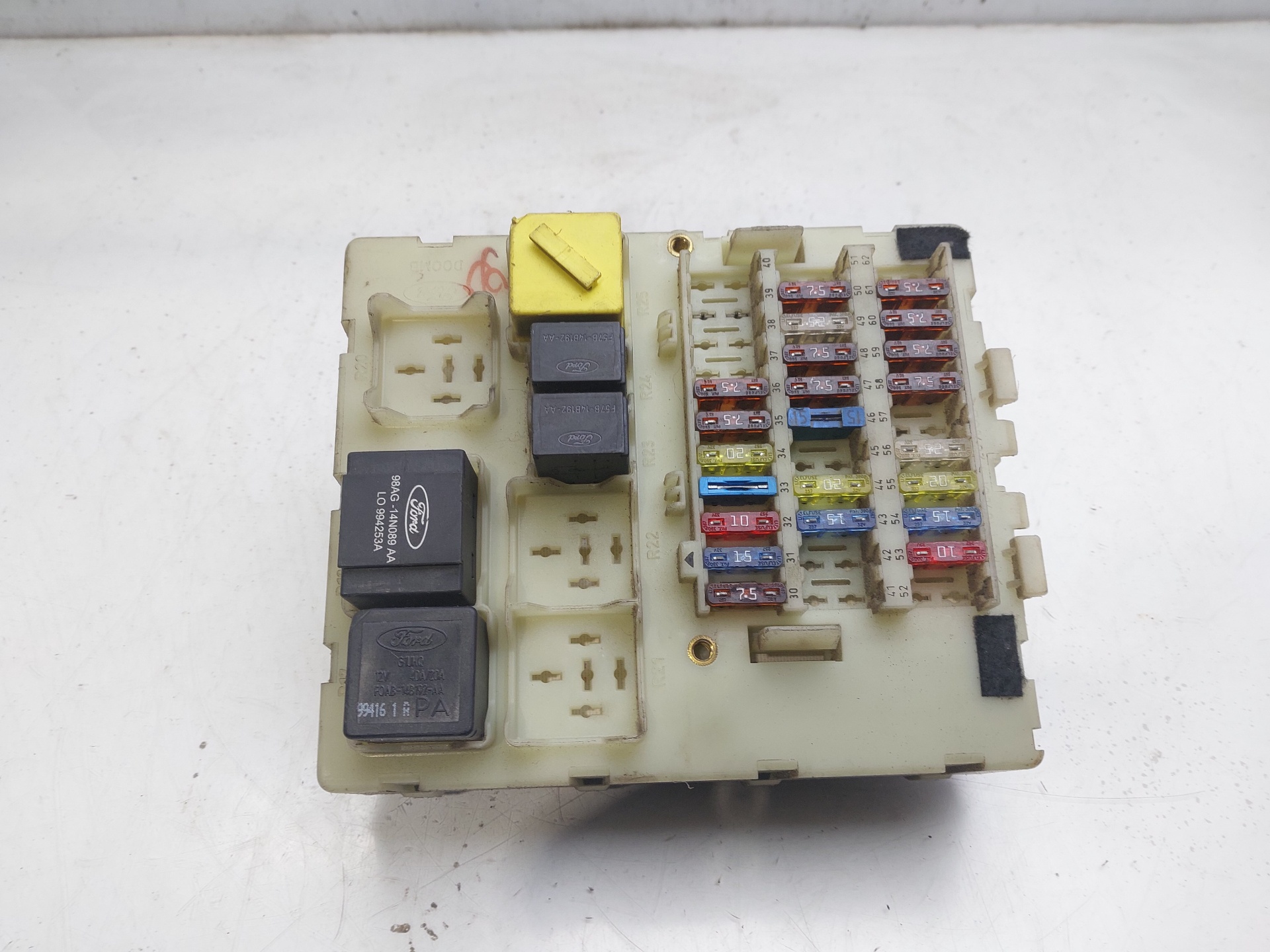 FORD Focus 1 generation (1998-2010) Fuse Box 98AG14K150AE 22639307