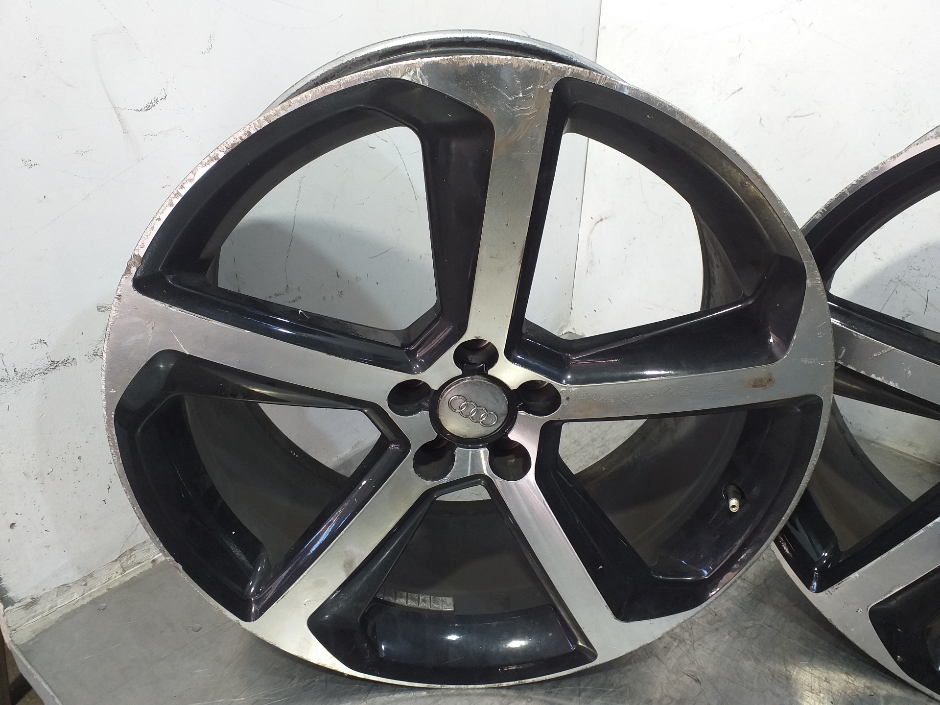 AUDI A4 B9/8W (2015-2024) Wheel Set R20 25566957