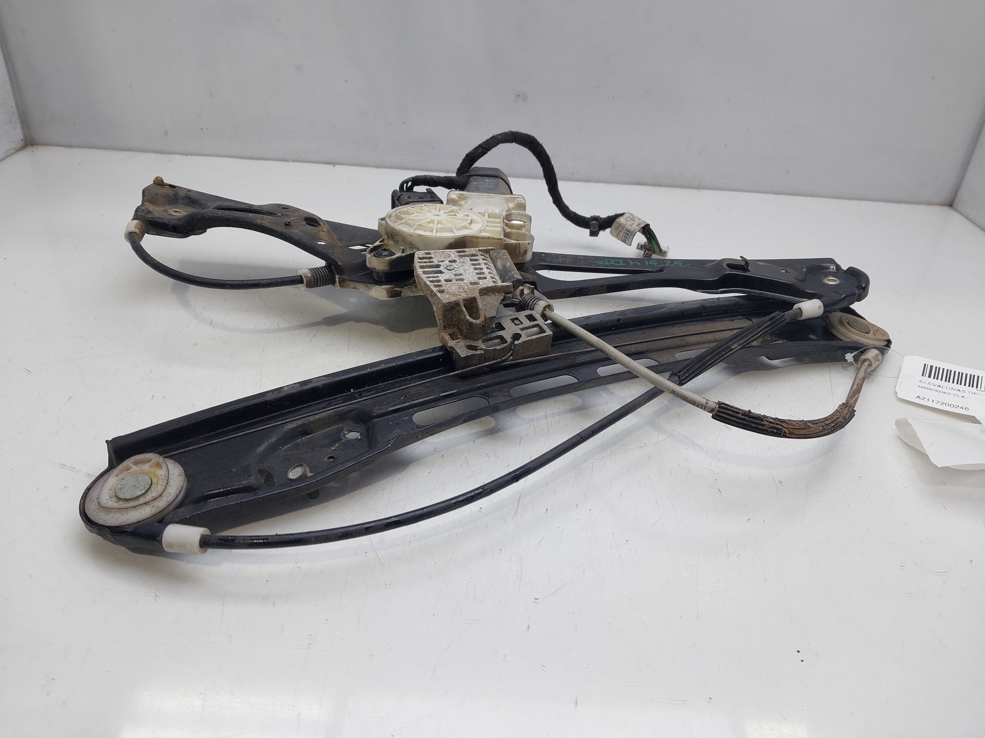 MERCEDES-BENZ Front Right Door Window Regulator A2117200246 23563166