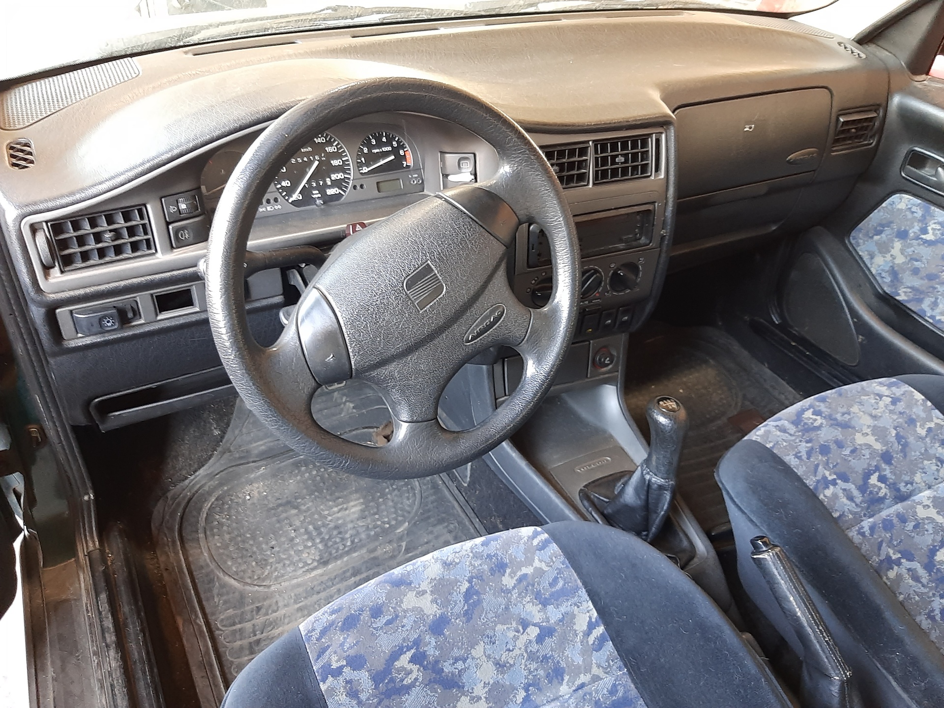 SEAT Toledo 1 generation (1991-1999) Labās aizmugurējās durvis 1L0833052C 22463200