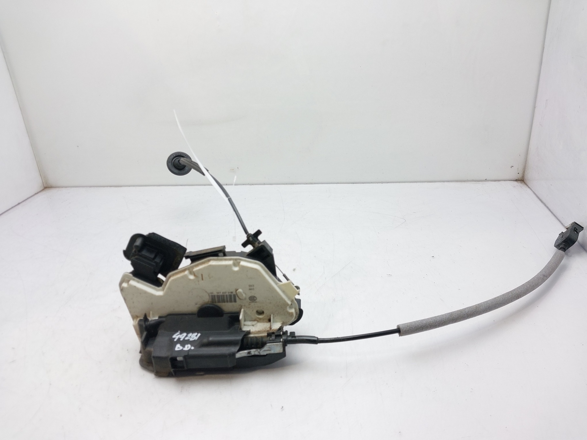 SEAT Leon 3 generation (2012-2020) Front Right Door Lock 5K1837016E 22476073