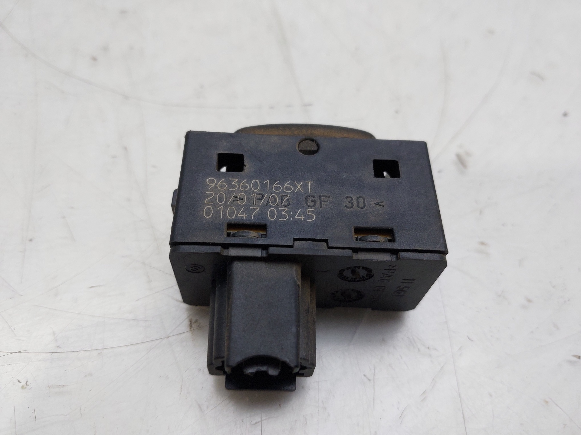 TOYOTA Avensis 3 generation (2009-2020) Front Right Door Window Switch 96360166XT 25435040