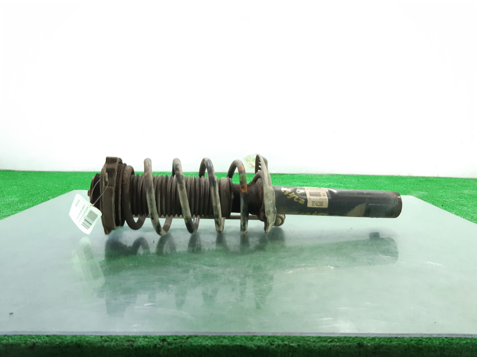 VOLKSWAGEN Passat B6 (2005-2010) Front Right Shock Absorber 3C0413031AA 24111730