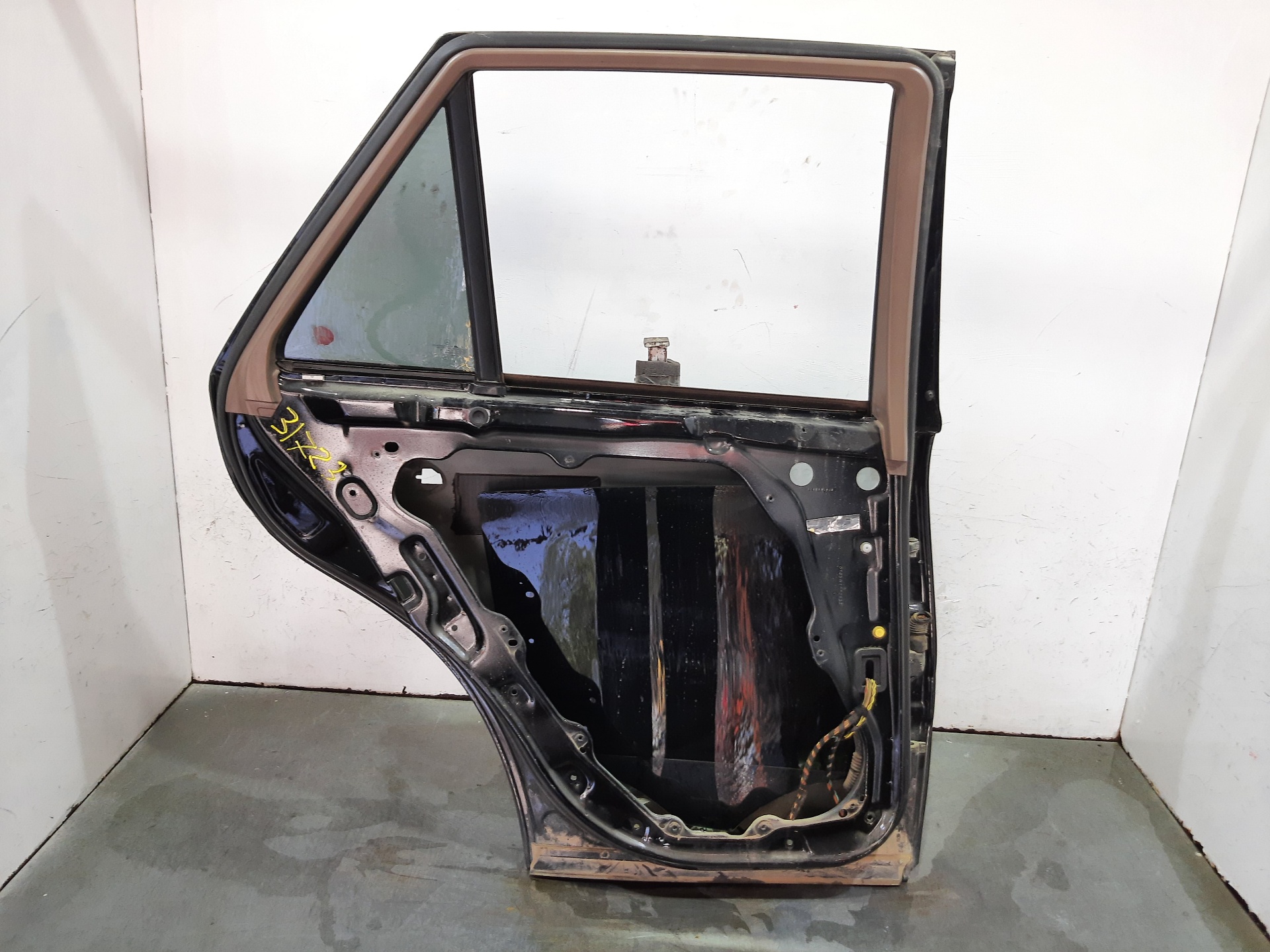 MERCEDES-BENZ M-Class W164 (2005-2011) Rear Left Door 164730070564 20391249