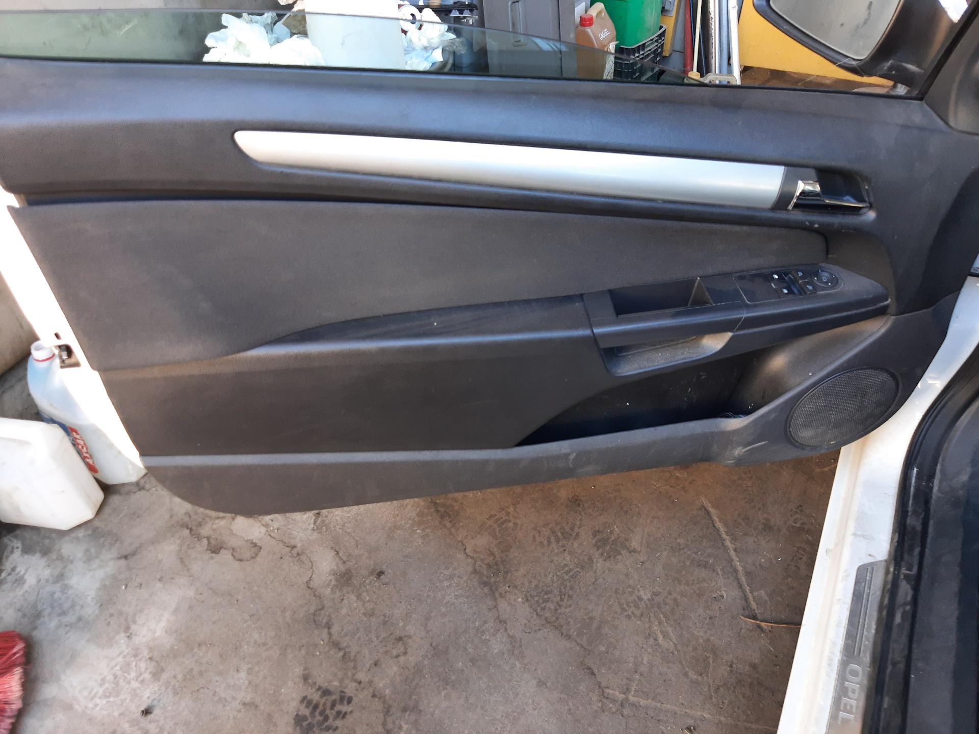 OPEL Astra J (2009-2020) Solskjerm på venstre side 13113042 20374333