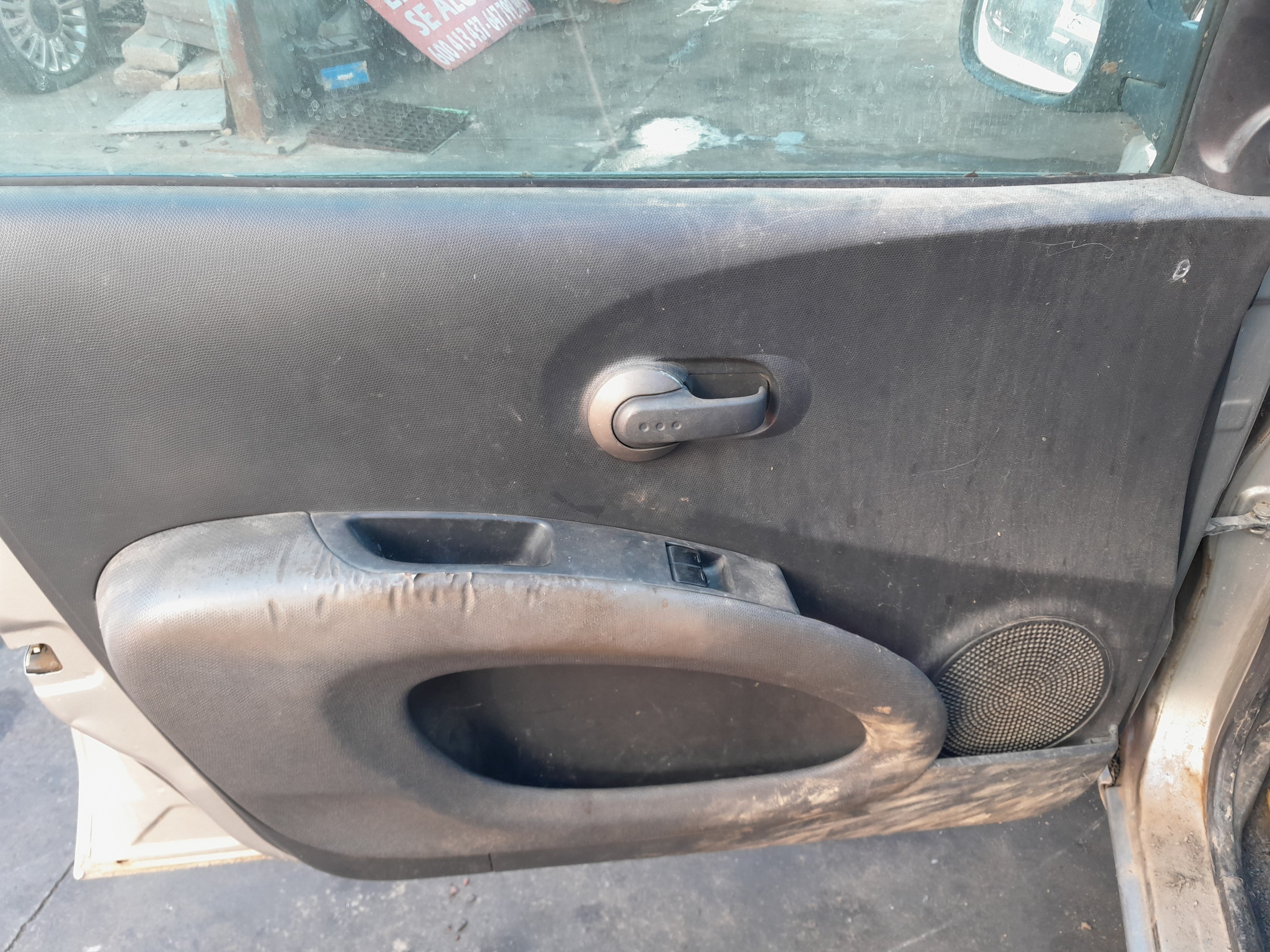 SEAT Micra K12 (2002-2010) Priekšējo labo durvju slēdzene 80500AX11A 21554775