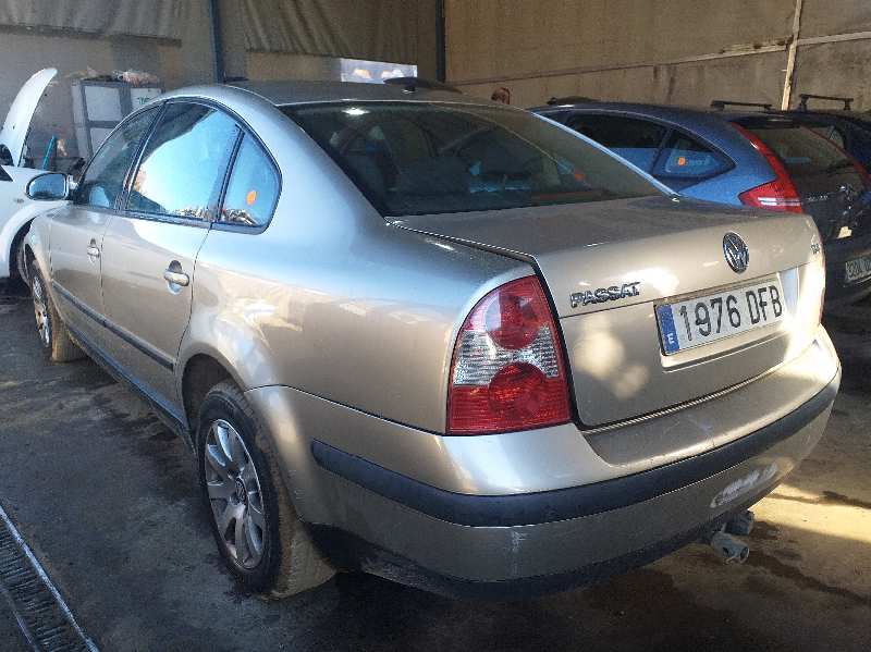 VOLKSWAGEN Passat B5 (1996-2005) Левая противотуманка переднего бампера 3B7941699A 18625547