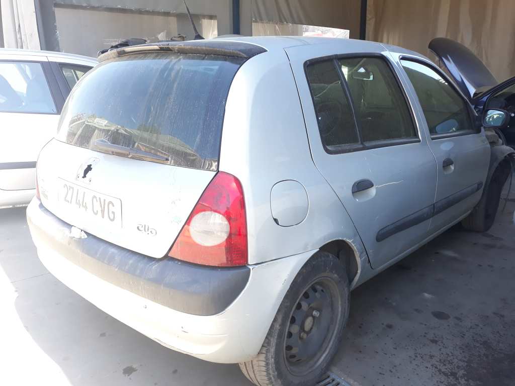 RENAULT Clio 2 generation (1998-2013) Левая противотуманка переднего бампера 8200002469 22070713