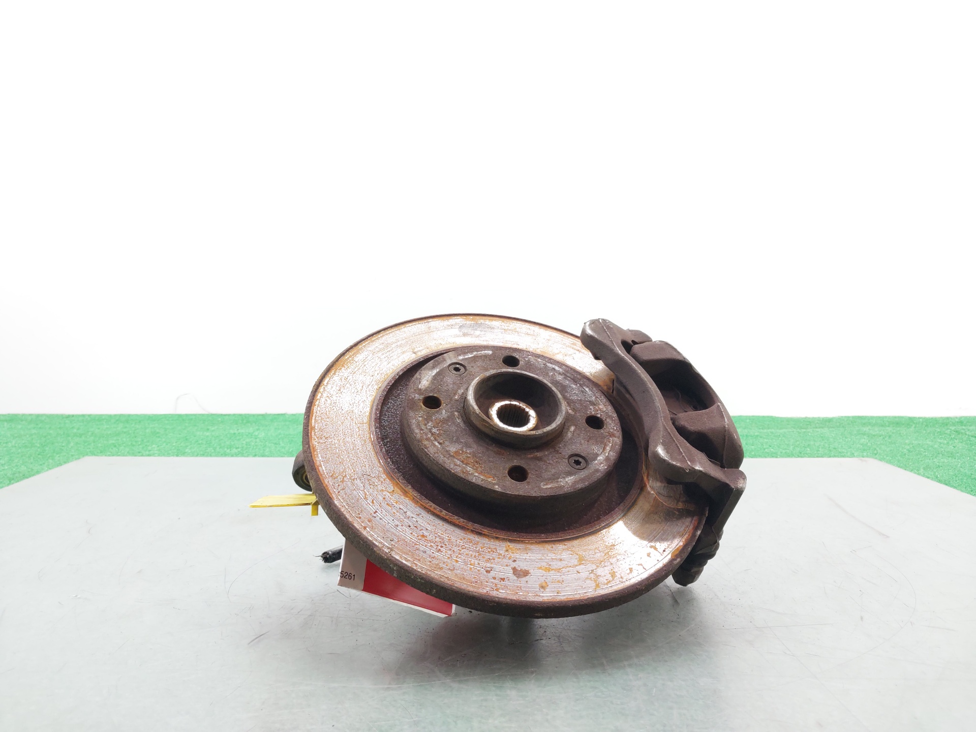 CITROËN C3 1 generation (2002-2010) Front Right Wheel Hub 1607557580 27307192