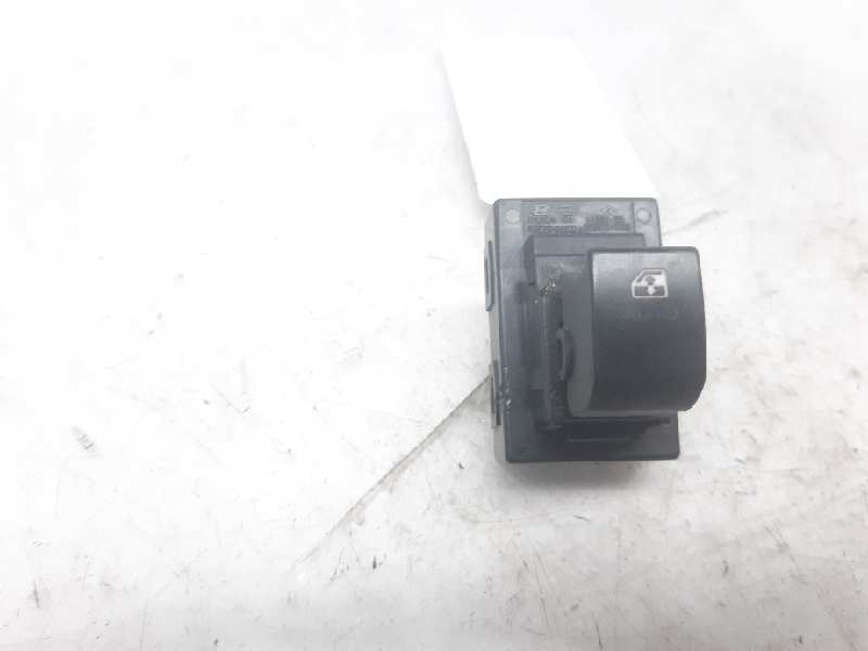 KIA Cee'd 1 generation (2007-2012) Front Right Door Window Switch 935751H100 18445113