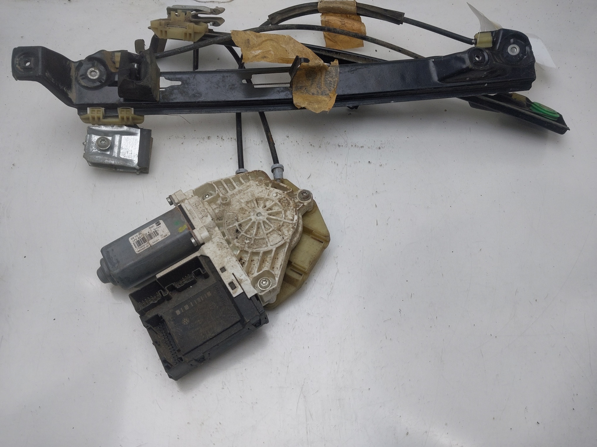 SEAT Leon 2 generation (2005-2012) Front Right Door Window Regulator 1P0837402A 23794963