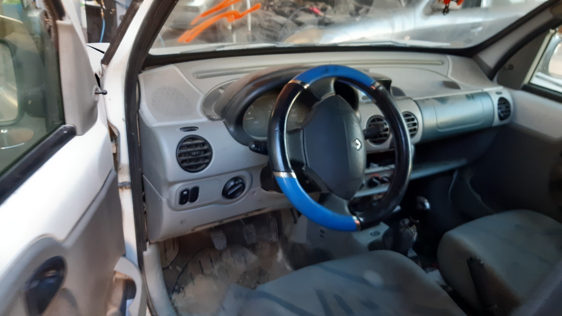 RENAULT Kangoo 1 generation (1998-2009) Labais aizmugures iekšējais atvēršanas rokturis 7700303503 24130531