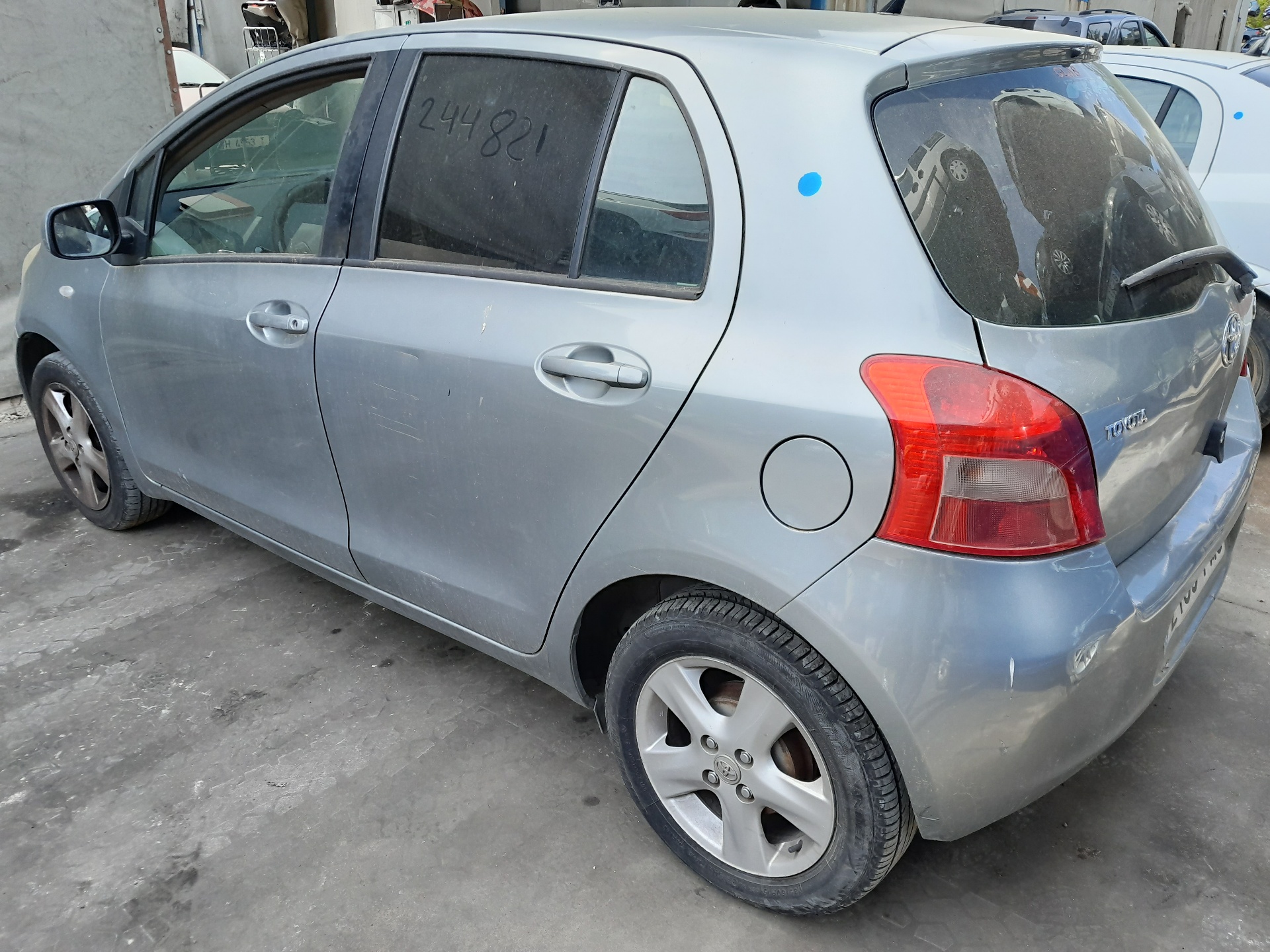 TOYOTA Yaris 2 generation (2005-2012) Poignée d'ouverture interne arrière gauche 692060D90 24122400