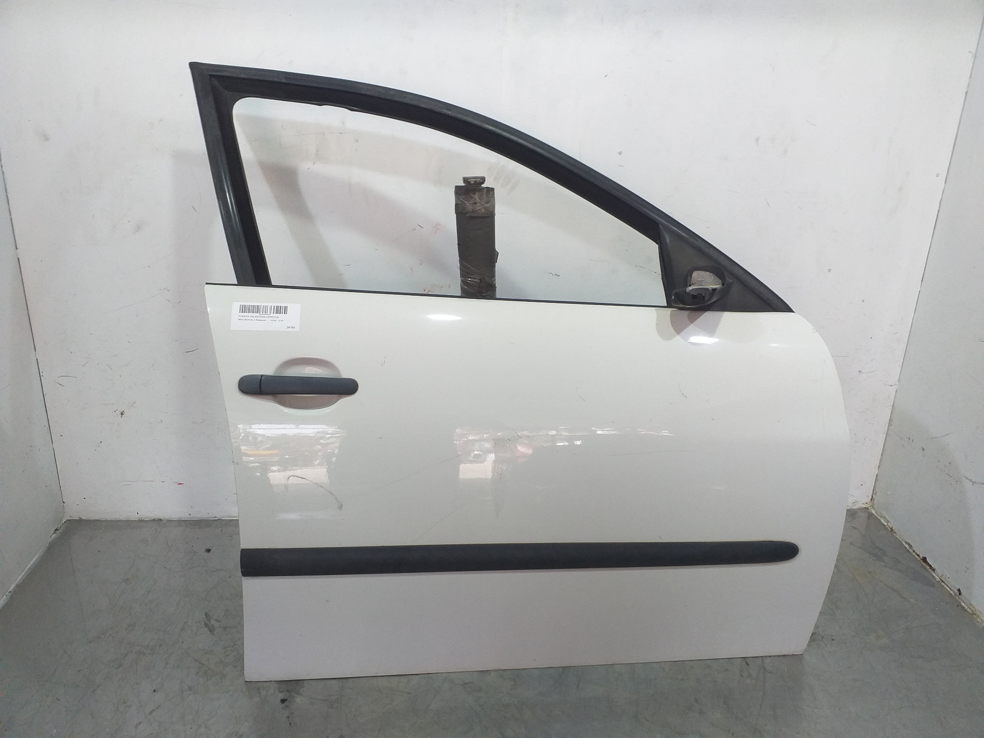 SEAT Ibiza 3 generation (2002-2008) Front Right Door 6L4831056S 25207731