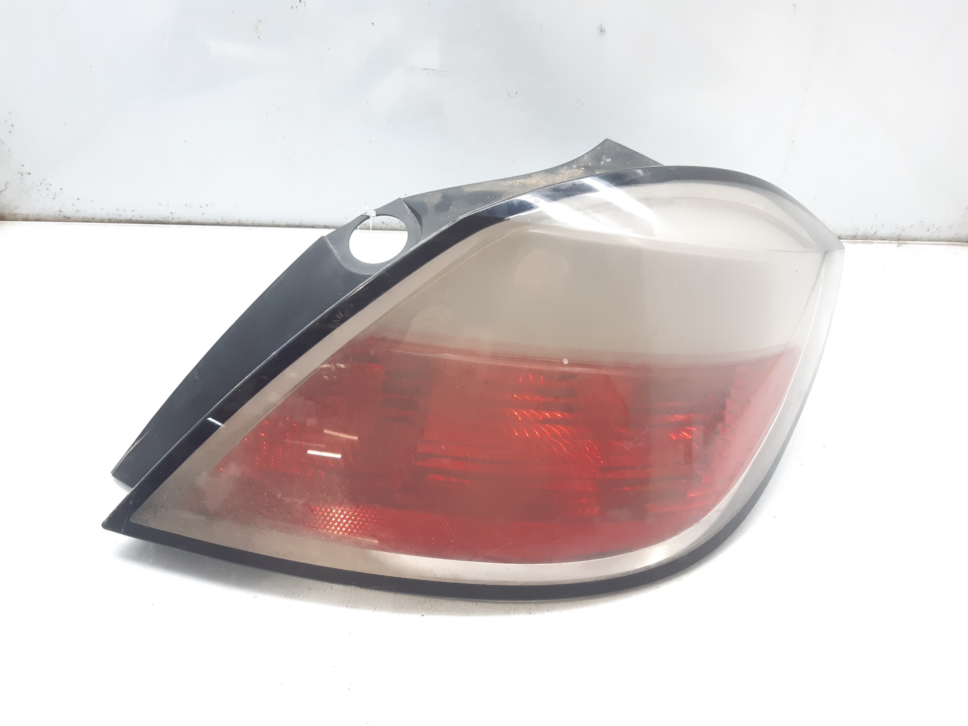 OPEL Astra J (2009-2020) Rear Right Taillight Lamp 342691834 18793764