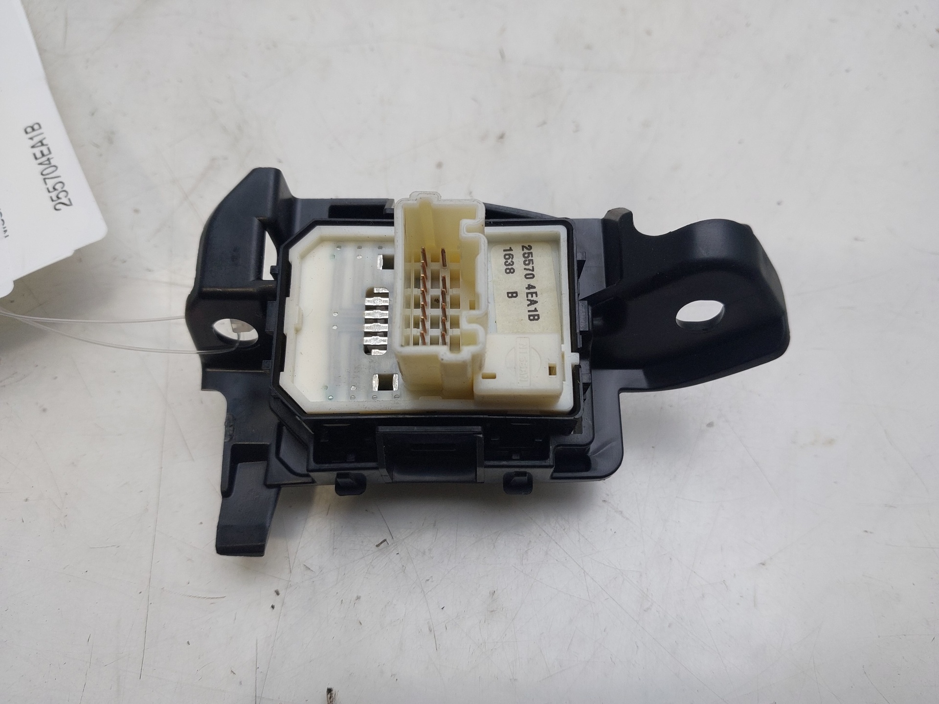 NISSAN Qashqai 2 generation (2013-2023) Muut ohjausyksiköt 255704EA1B 24149621