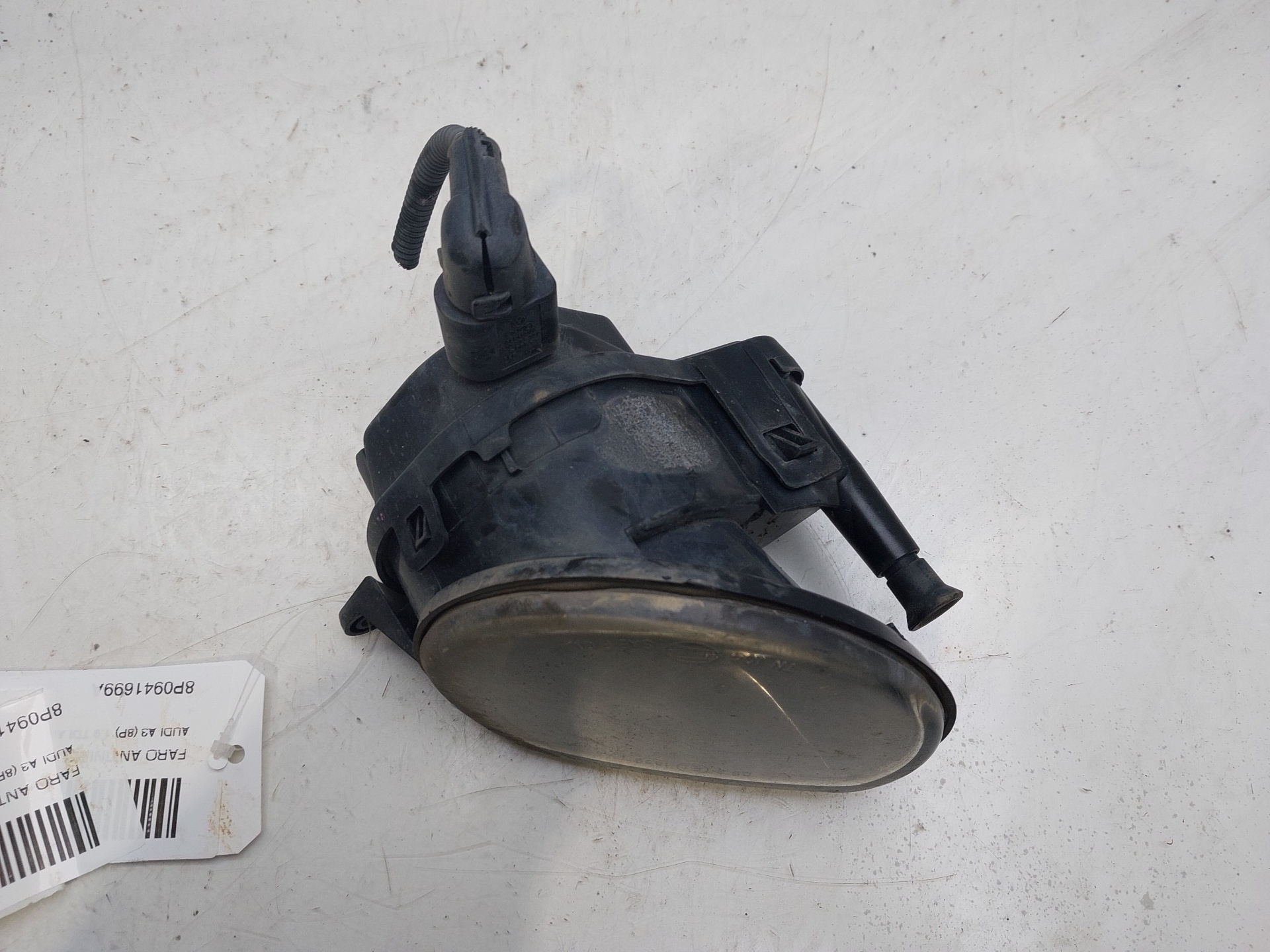 AUDI A2 8Z (1999-2005) Front Left Fog Light 8P0941699A 23069398