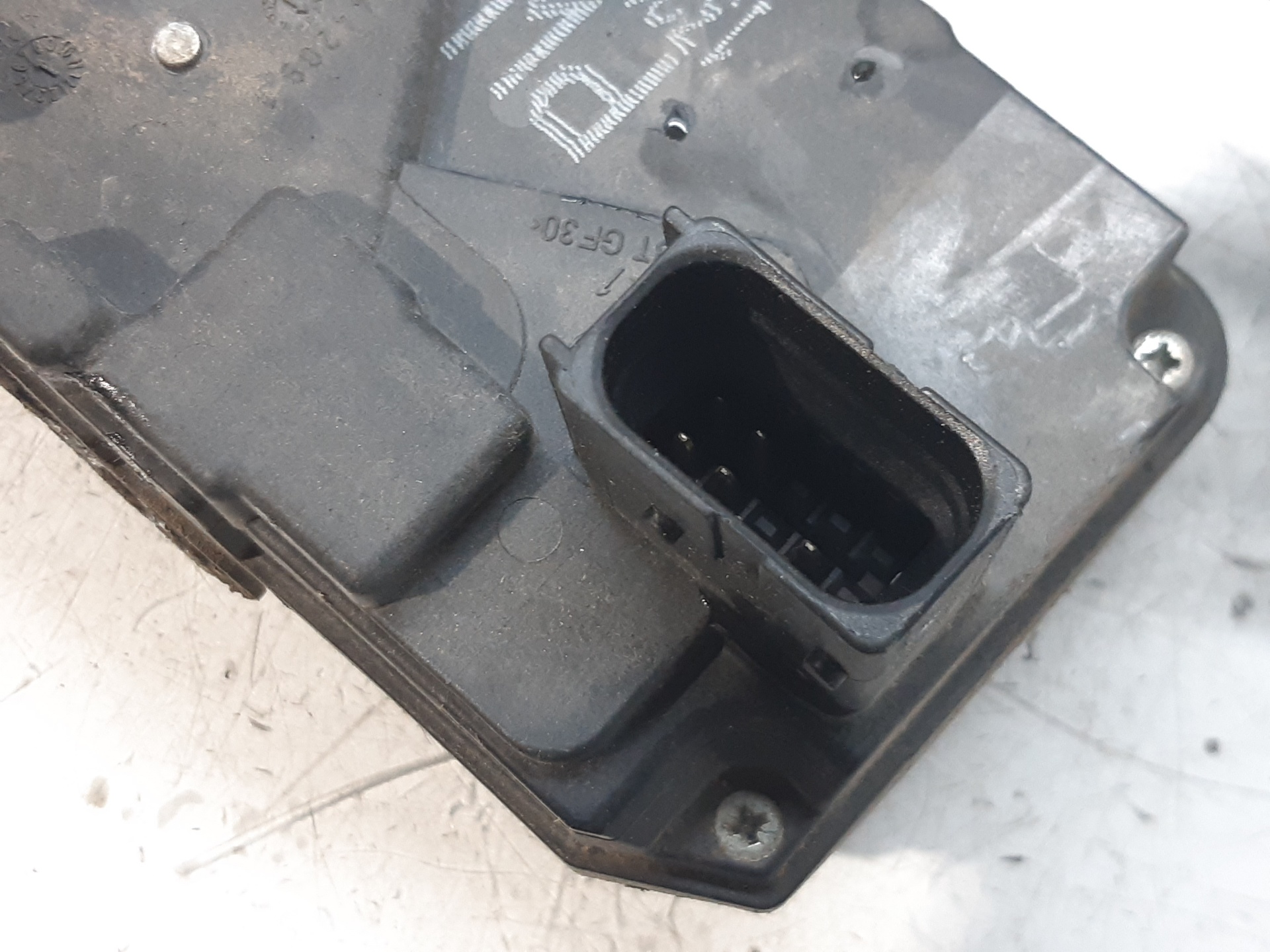 OPEL Astra J (2009-2020) Încuietoare ușa spate dreapta 13210739 22018598