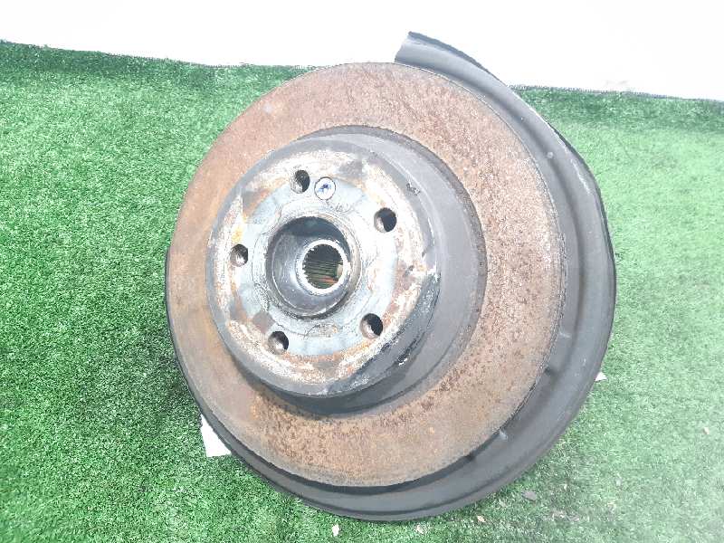 MERCEDES-BENZ GLK-Class X204 (2008-2015) Rear Left Wheel Hub 2123500141 18490073