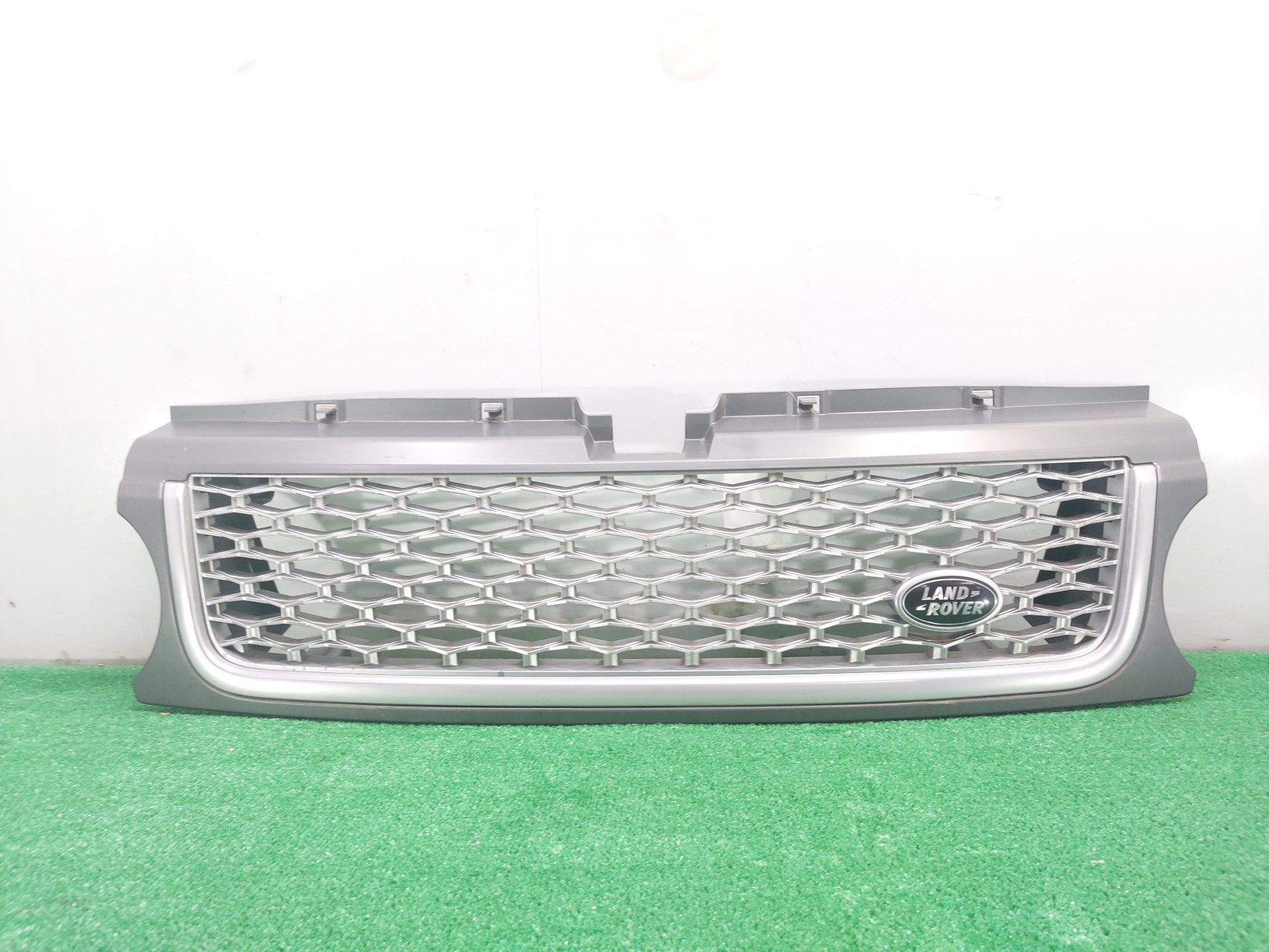 LAND ROVER Range Rover Sport 1 generation (2005-2013) Priekinės radiatoriaus grotelės AH3M8138 22586406