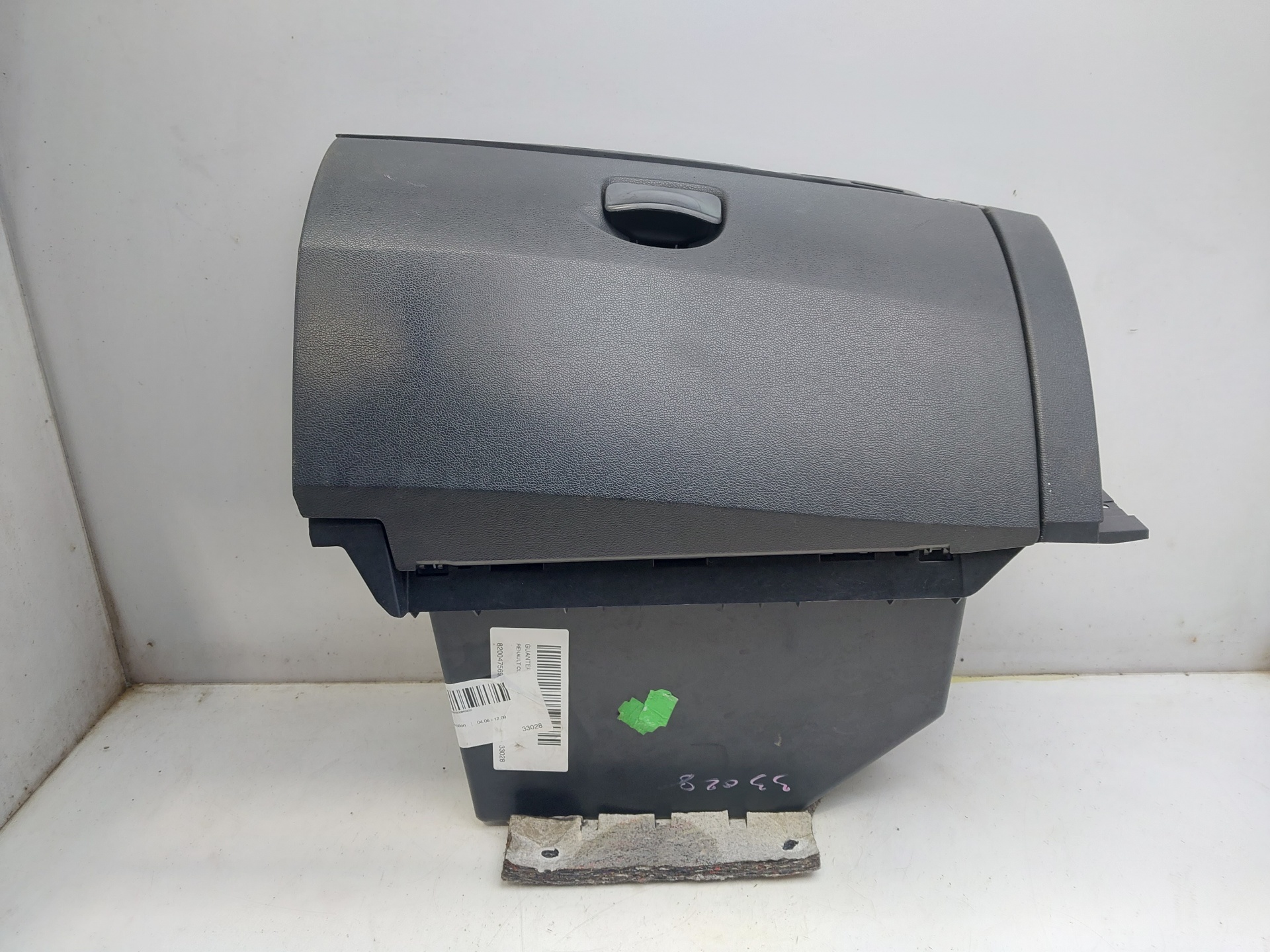 RENAULT Clio 3 generation (2005-2012) Glove Box 8200475692 22541847