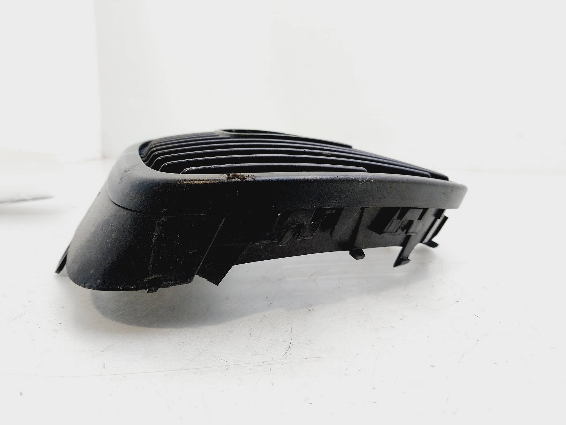 SEAT Leon 1 generation (1999-2005) Jäähdyttimen säleikkö 6L0853651 25435294