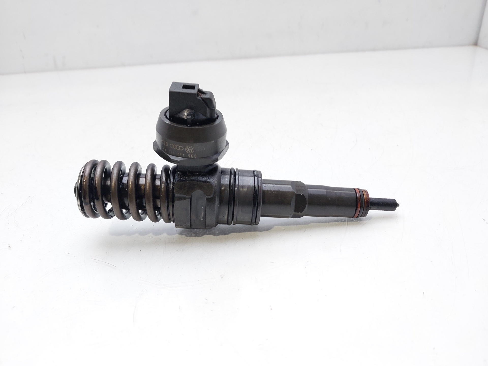 SEAT Cordoba 2 generation (1999-2009) Fuel Injector 038130073AG 21086454