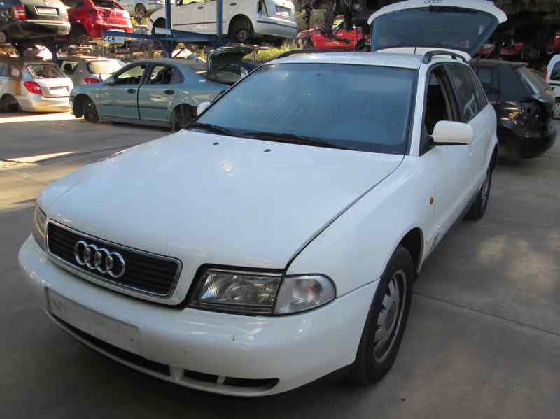 AUDI A4 B5/8D (1994-2001) Mâner exterior al ușii din stânga față 8D0837207A 24123143