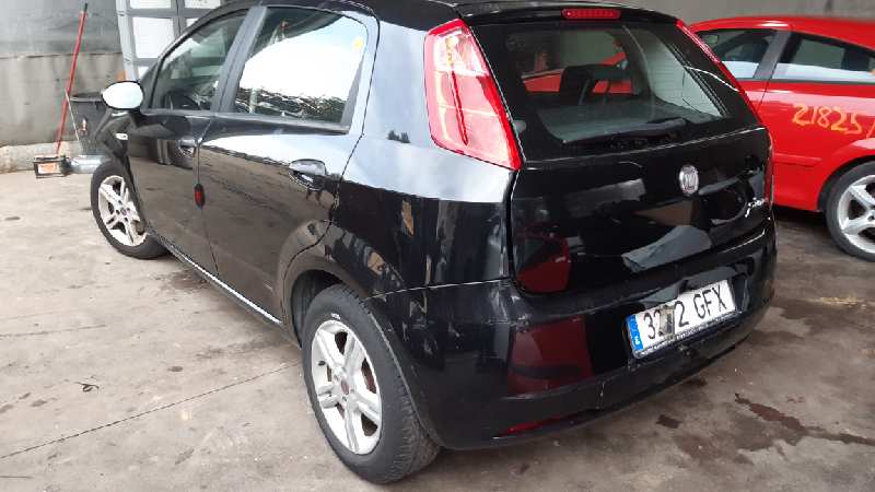 FIAT Grande Punto 1 generation (2006-2008) Galinio dangčio (bagažinės) valytuvo kojelė 55701469 24129314