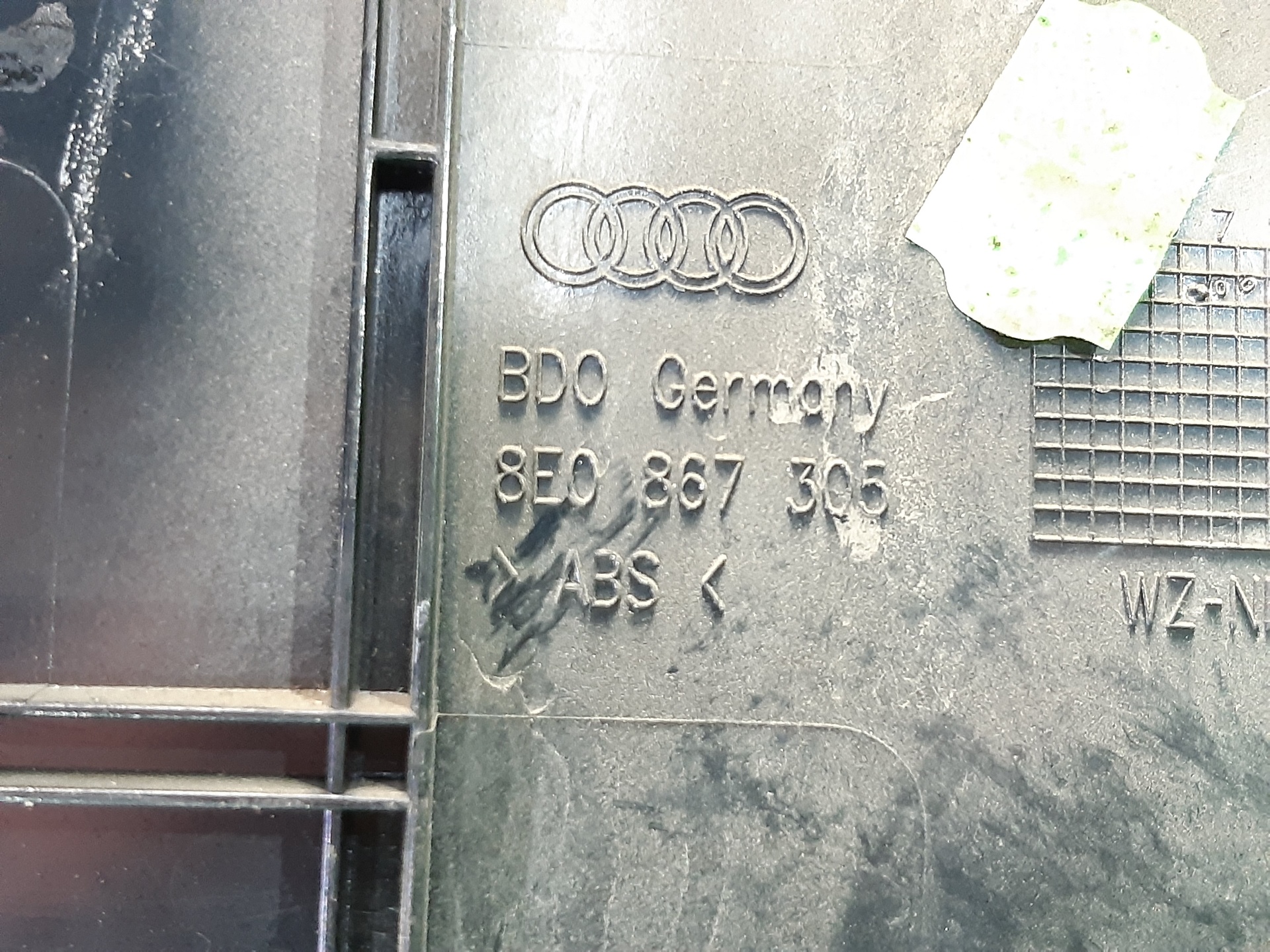 AUDI A4 B7/8E (2004-2008) Aizmugurējo kreiso durvju moldings 8E0867305 18758643