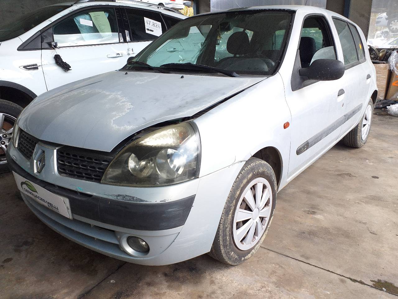 RENAULT Clio 3 generation (2005-2012) Левая противотуманка переднего бампера 8200002469 24129833