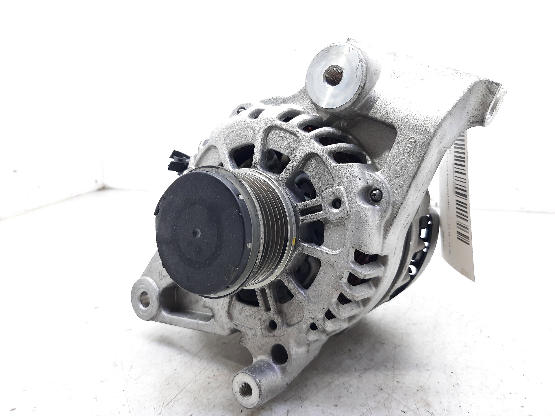 KIA Sportage 3 generation (2010-2015) Alternator 373002U200 24945019