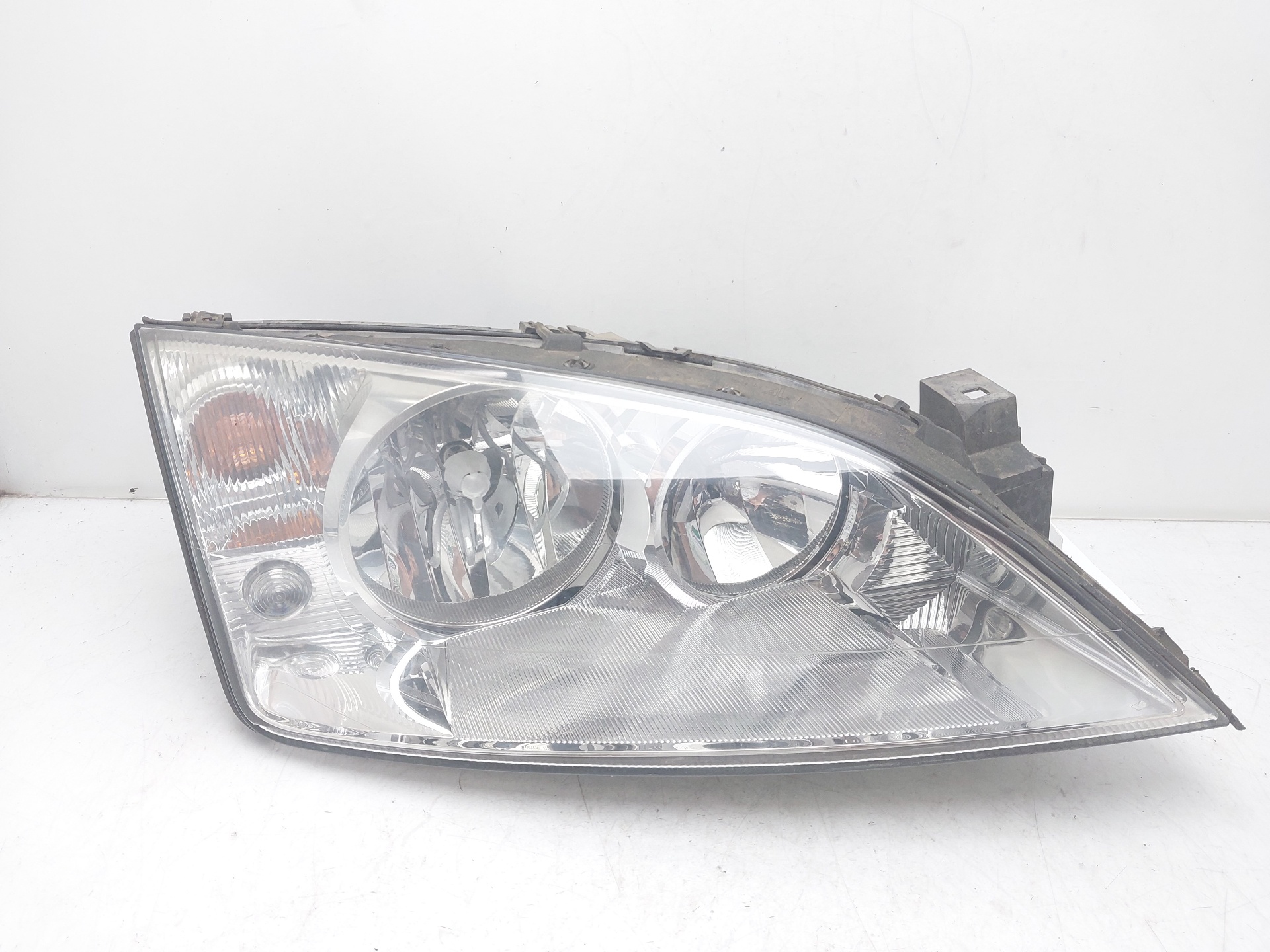 FORD Mondeo 3 generation (2000-2007) Front Right Headlight 1S7113005SE 23032127
