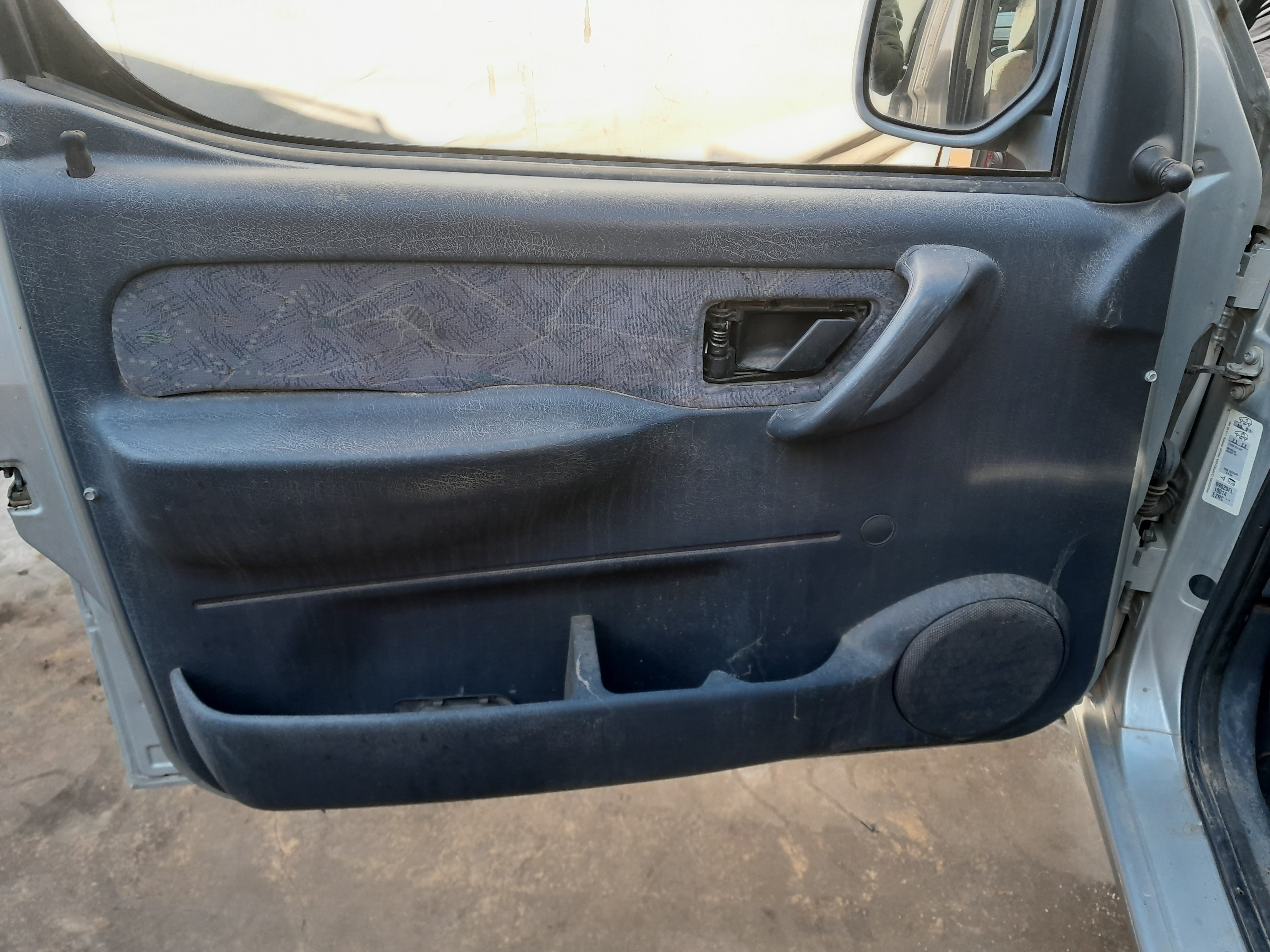 CITROËN Serrure de porte avant gauche 9135H6 23022137