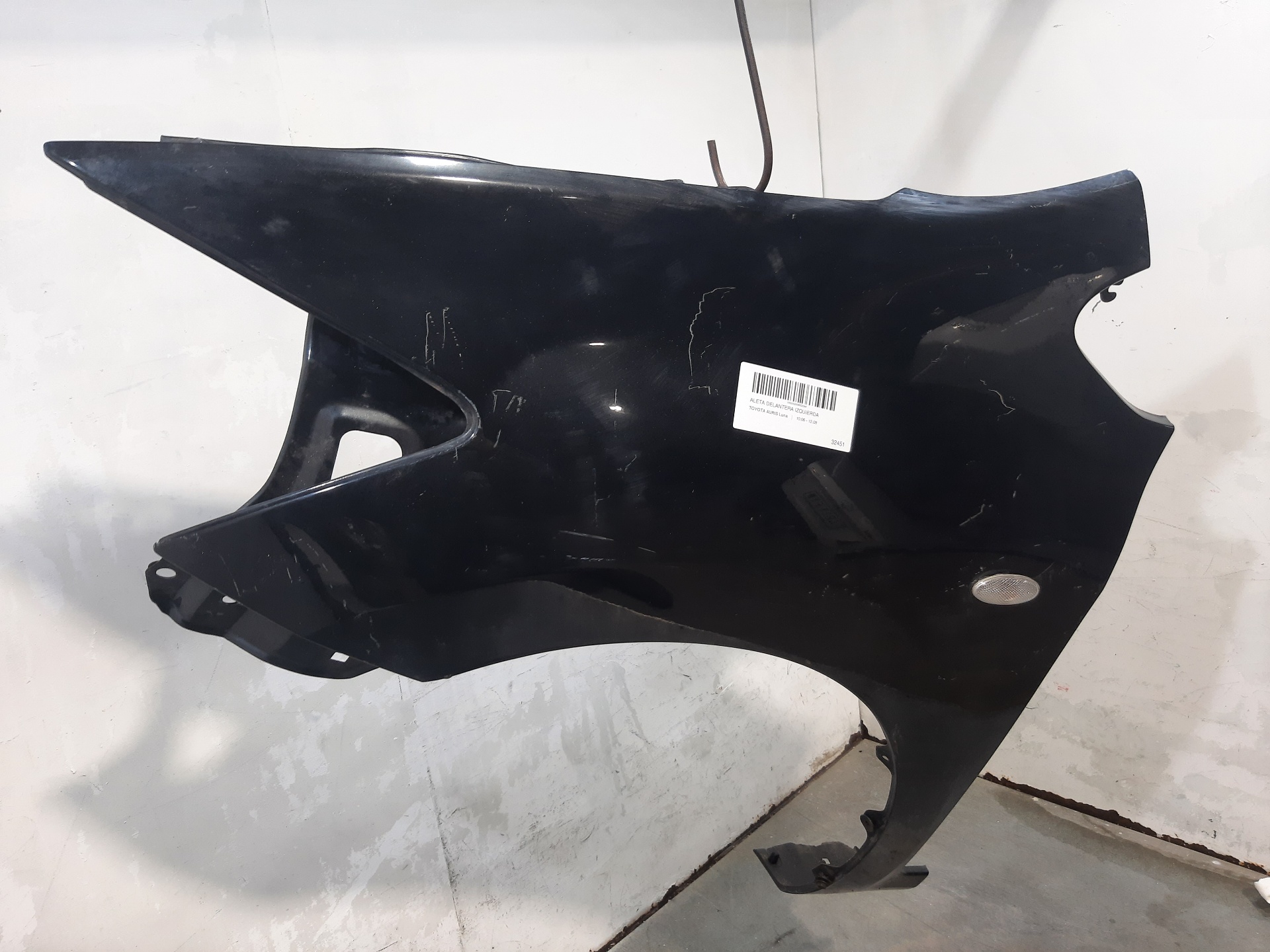 TOYOTA Auris 1 generation (2006-2012) Vänster framskärm 5380202100 24138688