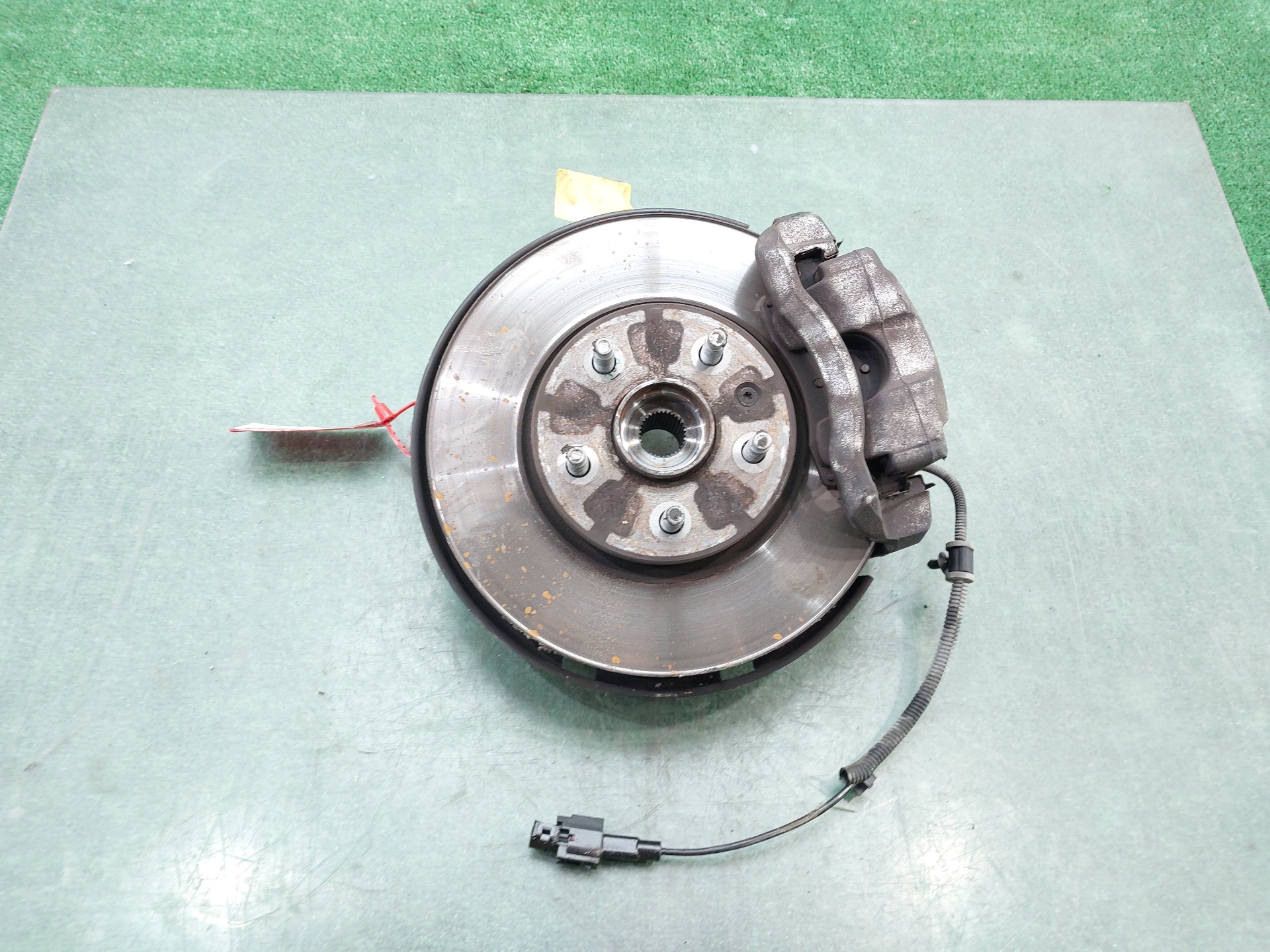 OPEL Astra J (2009-2020) Front Right Wheel Hub 13319481 21578525