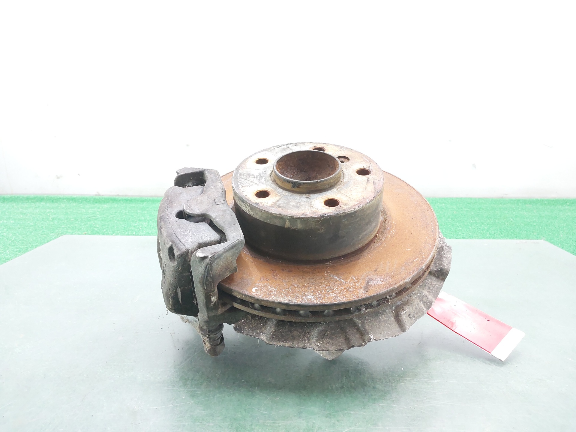 BMW 1 Series E81/E82/E87/E88 (2004-2013) Front Right Wheel Hub 31216793924 24051460