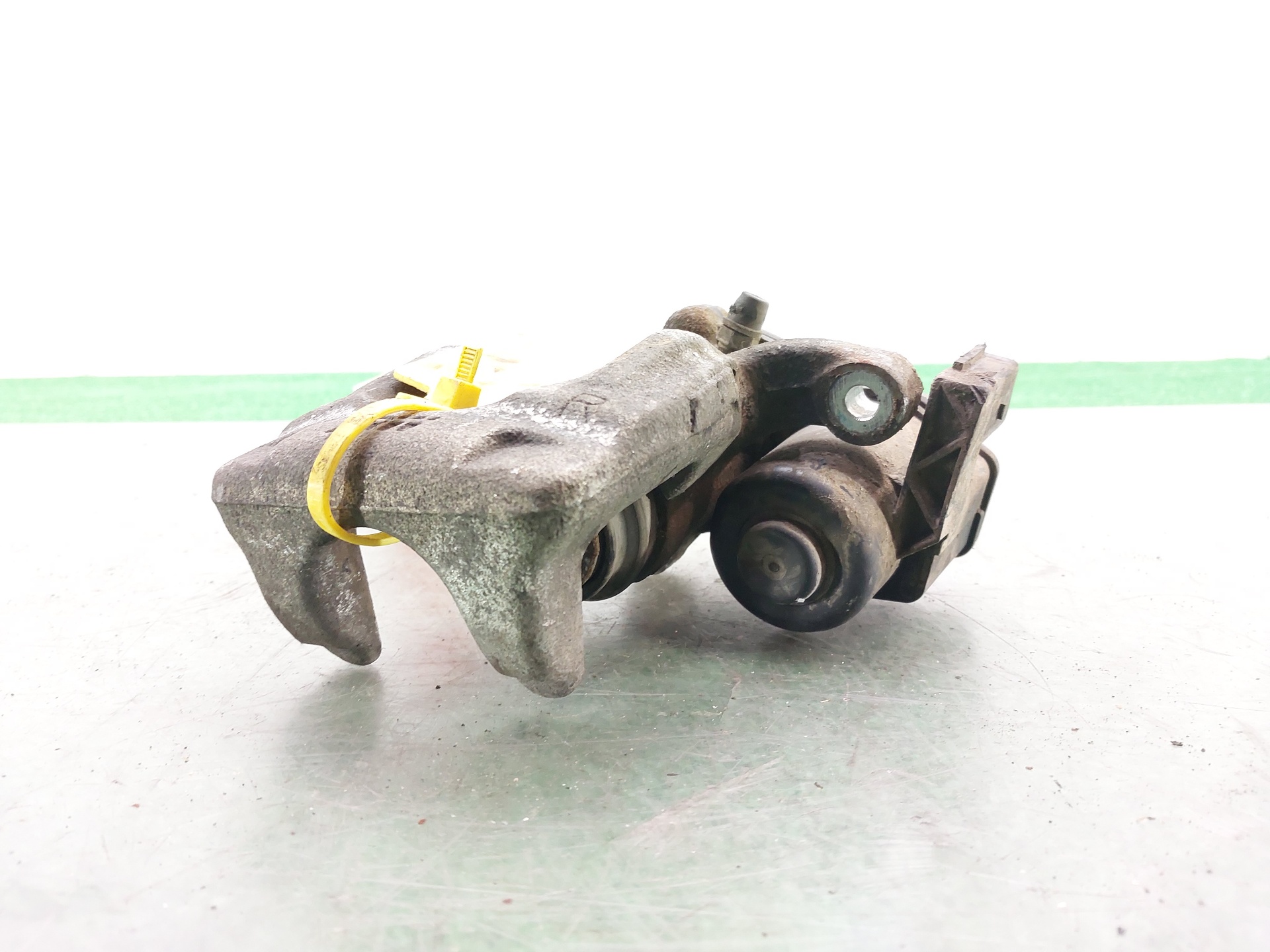 NISSAN Qashqai 2 generation (2013-2023) Rear Right Brake Caliper 440014EA0A 23075362