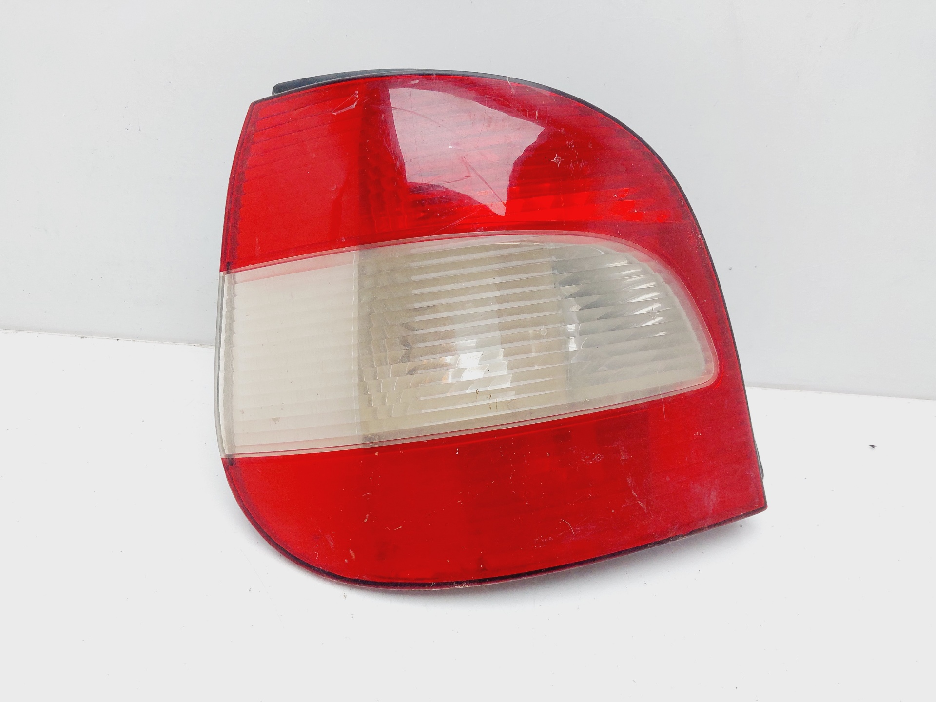 VOLVO V50 1 generation (2003-2012) Rear Left Taillight 7700430965 25393949