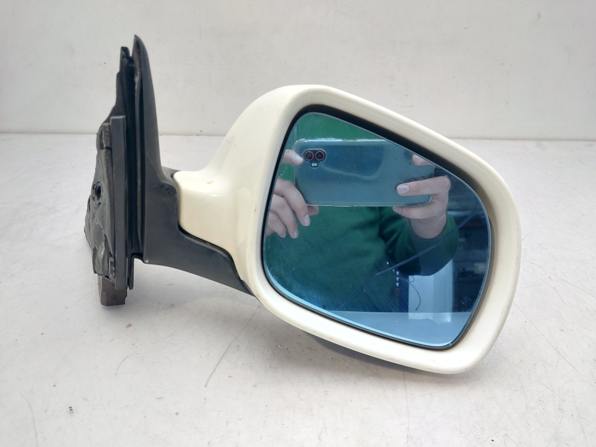 AUDI 100 4A/C4 (1990-1994) Priekšējo labo durvju spogulis NVE2311 24881830
