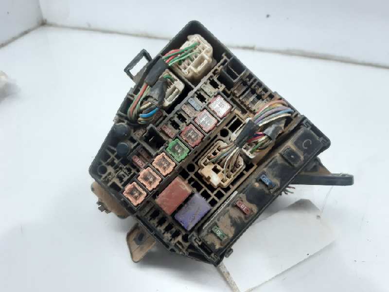 TOYOTA Yaris 2 generation (2005-2012) Fuse Box 8264147020 18469654