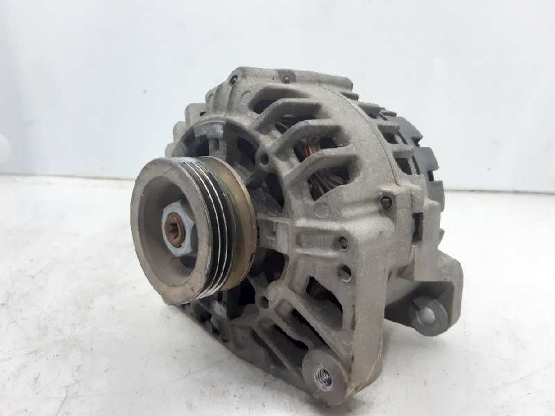 RENAULT Clio 2 generation (1998-2013) Alternator 7700437090 18581709