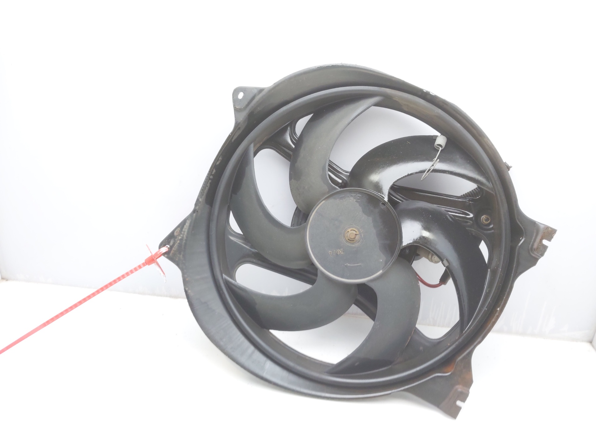 VOLKSWAGEN 19 1 generation (1988-1992) Diffuser Fan 7700784652 24072564