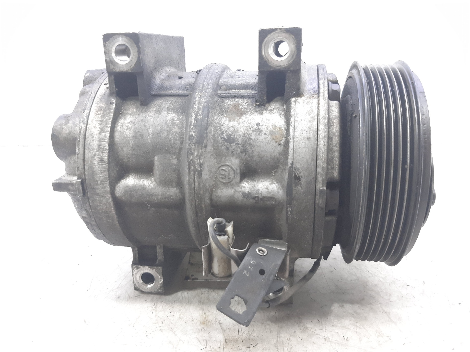 VOLVO S40 1 generation (1996-2004) Pompe de climatisation 30613839 24117336